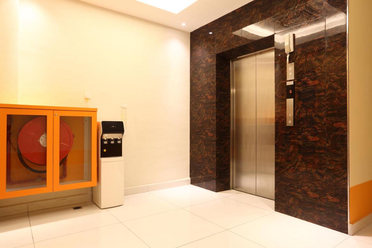 Capital O 9010 Yee Hotel Τζόχορ Μπάχρου Εξωτερικό φωτογραφία